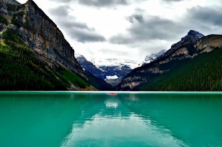 Lake Louise - pic by tpsdave @ pixabay.com