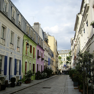 Rue Cremieux Paris - image by Mu under Wikimedia Commons