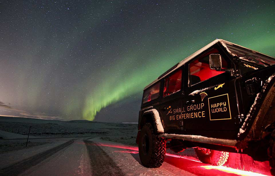 Happyworld Northern Lights Iceland Tour - Land Rover Defender