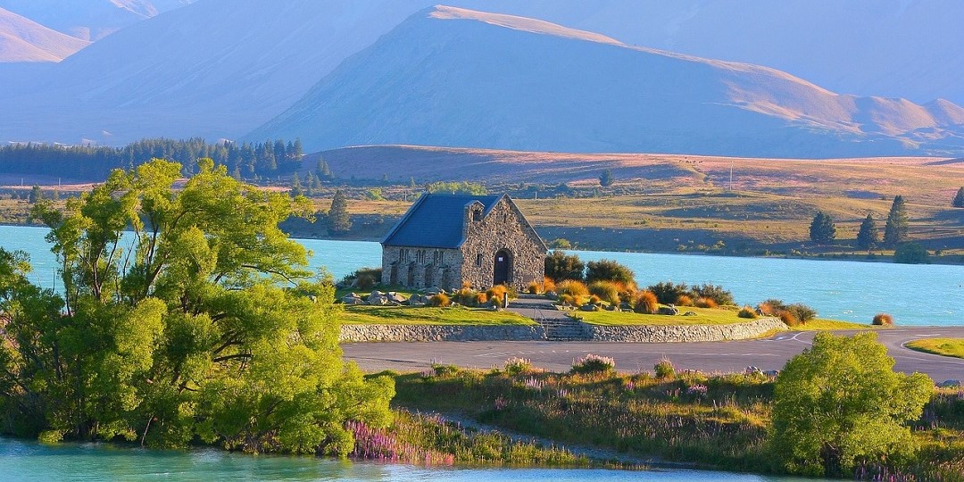 New Zealand: Lake Tekapo - image by holgi @ pixabay.com